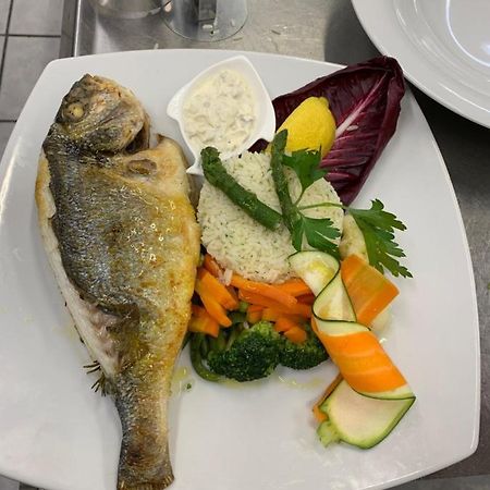ホテル Ristorante Con Alloggio Val Sole Acquarossa エクステリア 写真