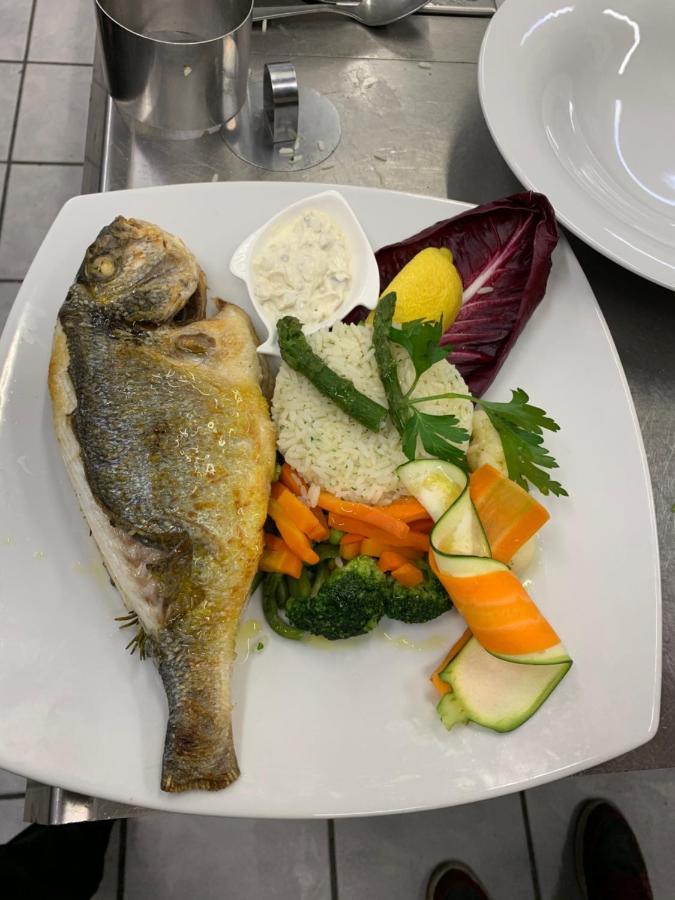 ホテル Ristorante Con Alloggio Val Sole Acquarossa エクステリア 写真