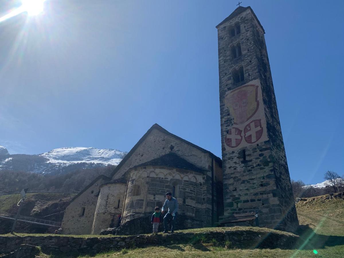ホテル Ristorante Con Alloggio Val Sole Acquarossa エクステリア 写真